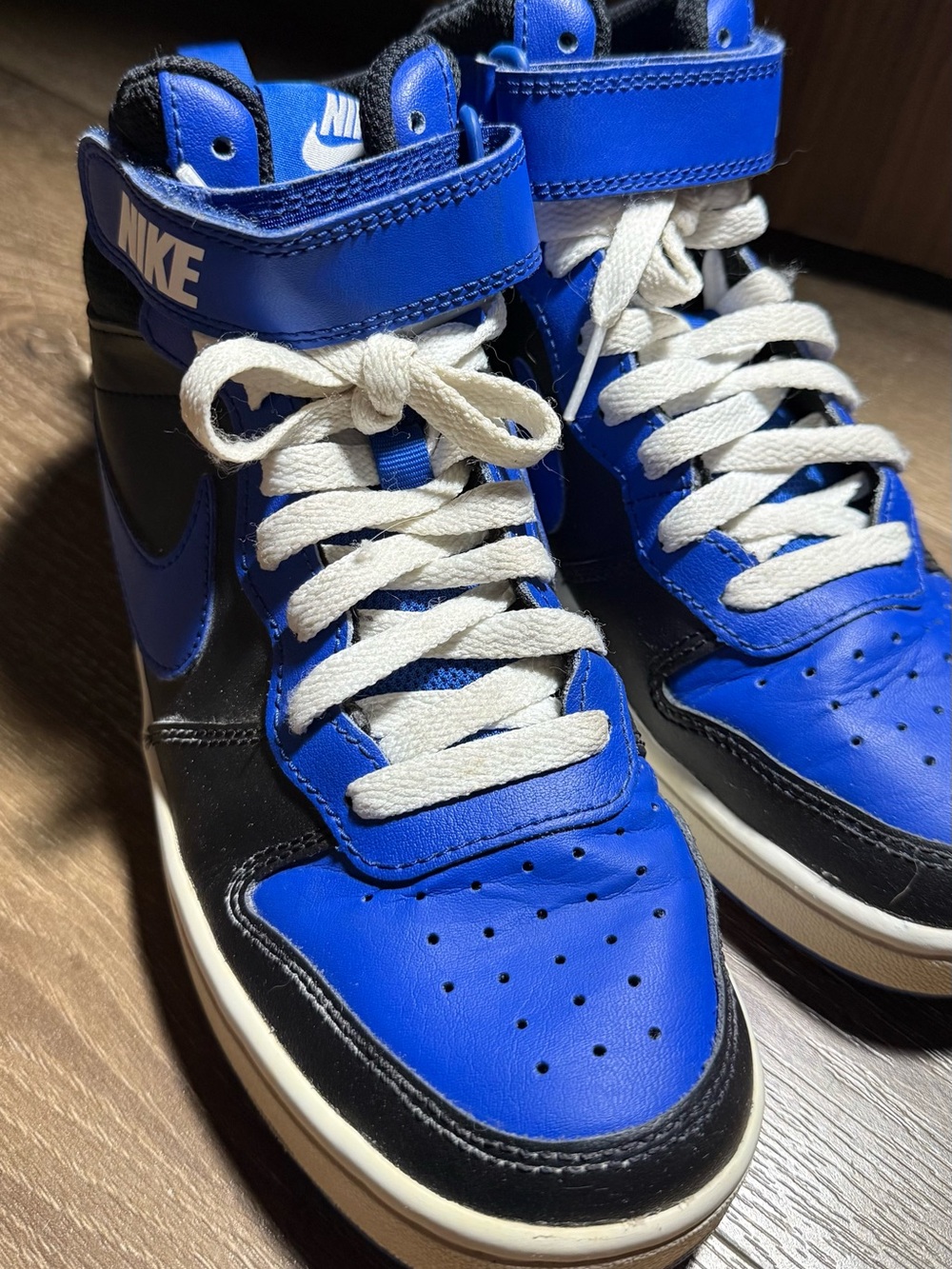 Nike Kids High-Top Sneakers in Blue, Black and White